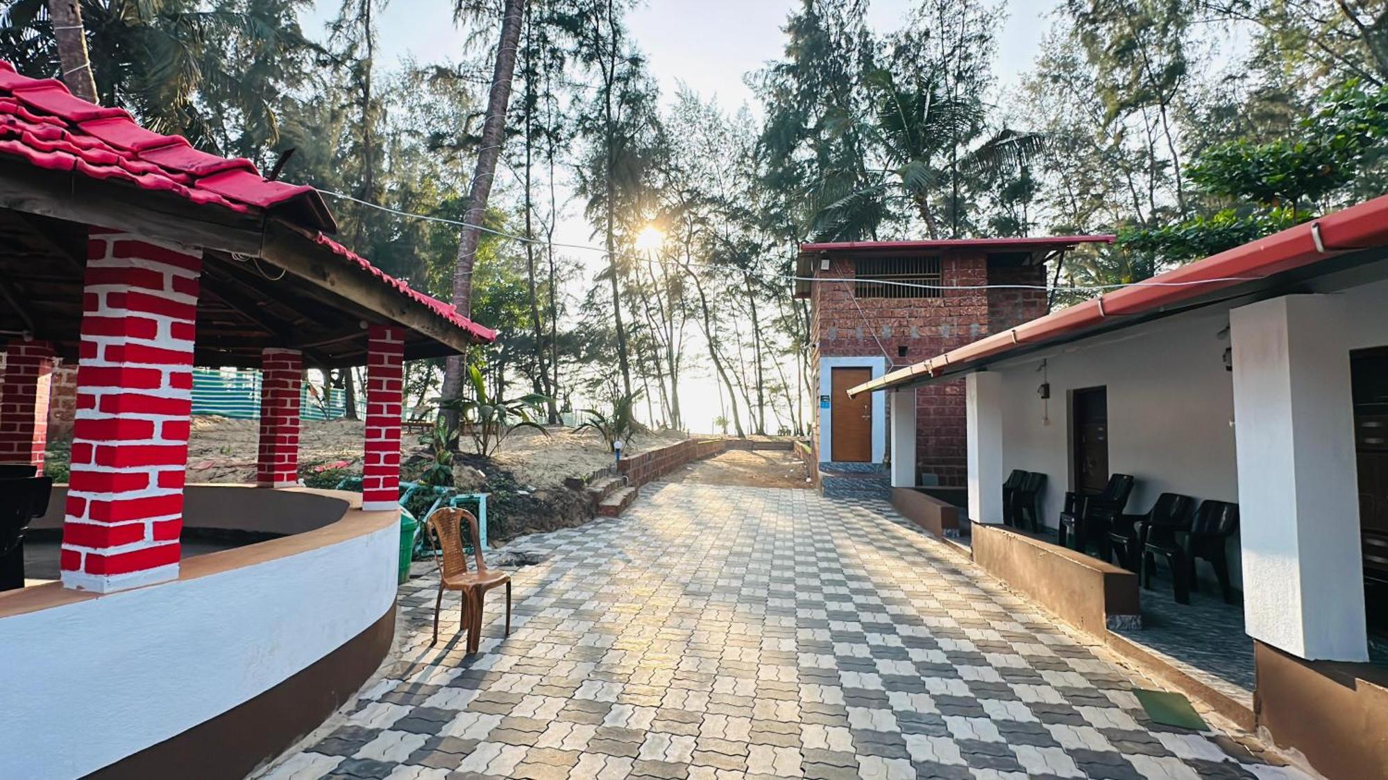 White Sand Beach Stay Resort Kumta Екстер'єр фото